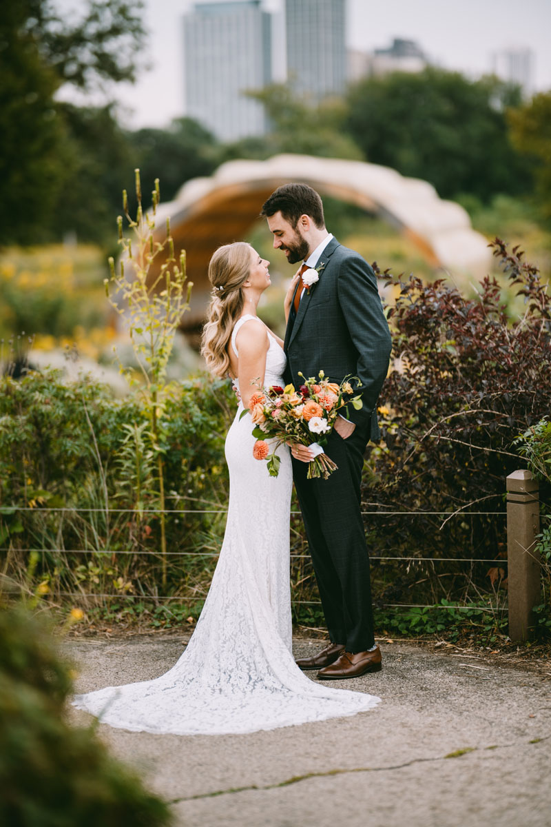 lincoln park south pond fall wedding true color photography best chicago photography spots