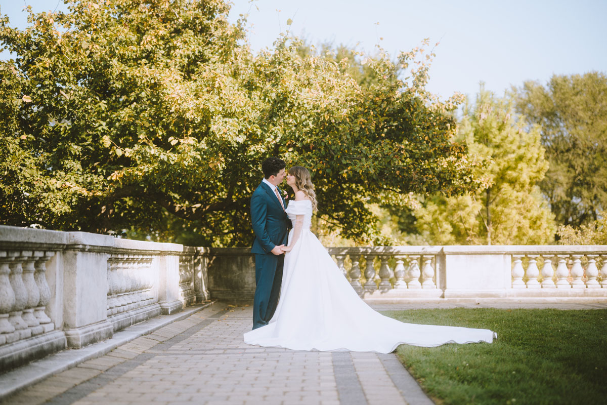 museum campus wedding light and bright photography