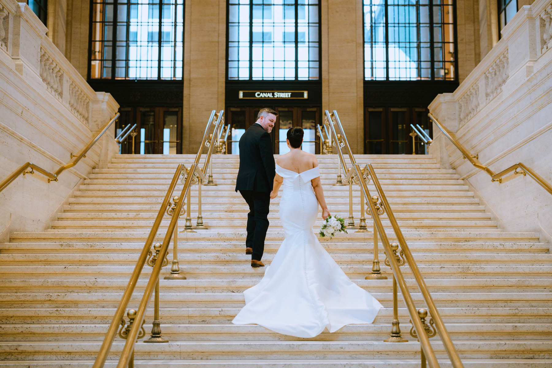 union station wedding best chicago photographer indoor wedding photo spot