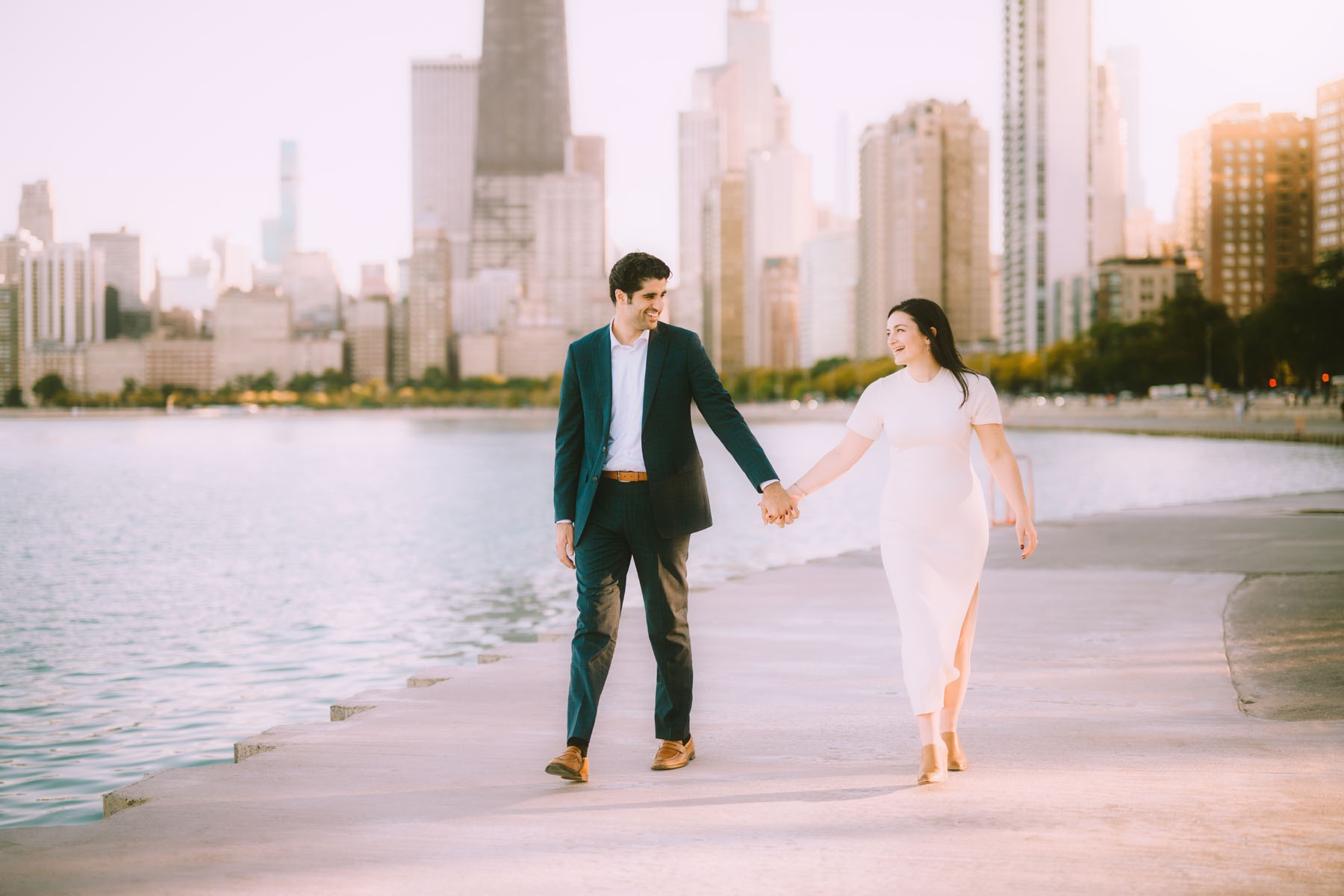 Lincoln Park Pond dreamy chicago engagement photographer light and vibrant true color