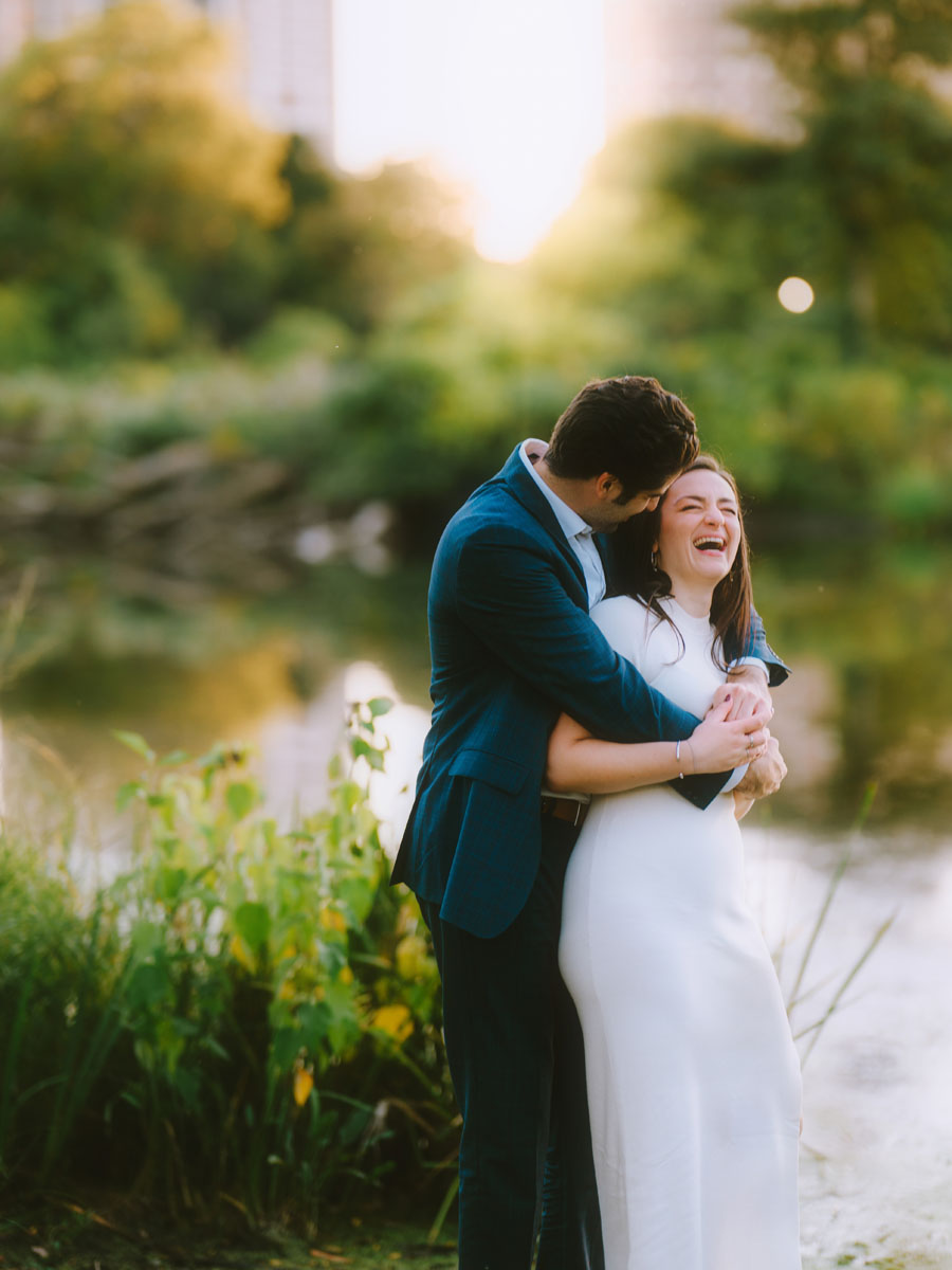 lincoln park honeycomb dreamy chicago engagement photographer light and vibrant true color