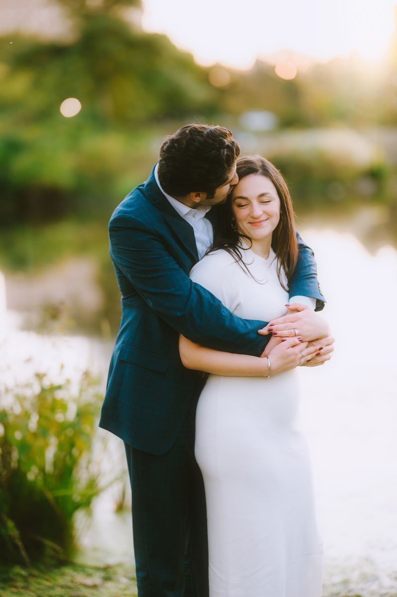 lincoln park honeycomb dreamy chicago engagement photographer light and vibrant true color