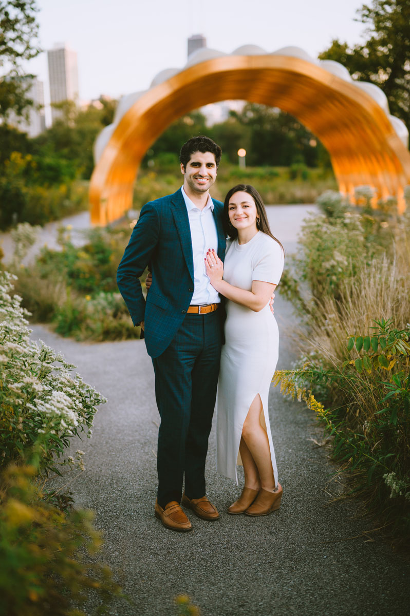 lincoln park honeycomb dreamy chicago engagement photographer light and vibrant true color