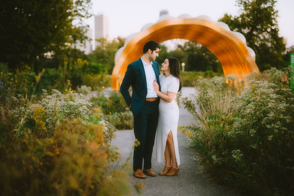 lincoln park honeycomb dreamy chicago engagement photographer light and vibrant true color