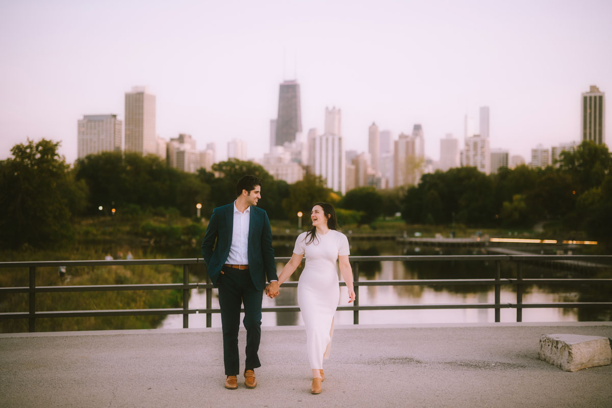 Lincoln Park Pond dreamy chicago engagement photographer light and vibrant true color